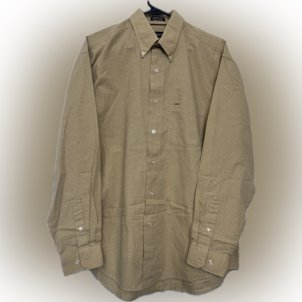 Van Heusen Wrinkle Free Stain Shield Long Sleeve Dress Shirt Medium EUC